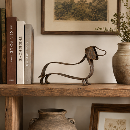 🐶✨ Sculpture rustique en métal représentant un teckel – Un charme intemporel pour la maison et le jardin !